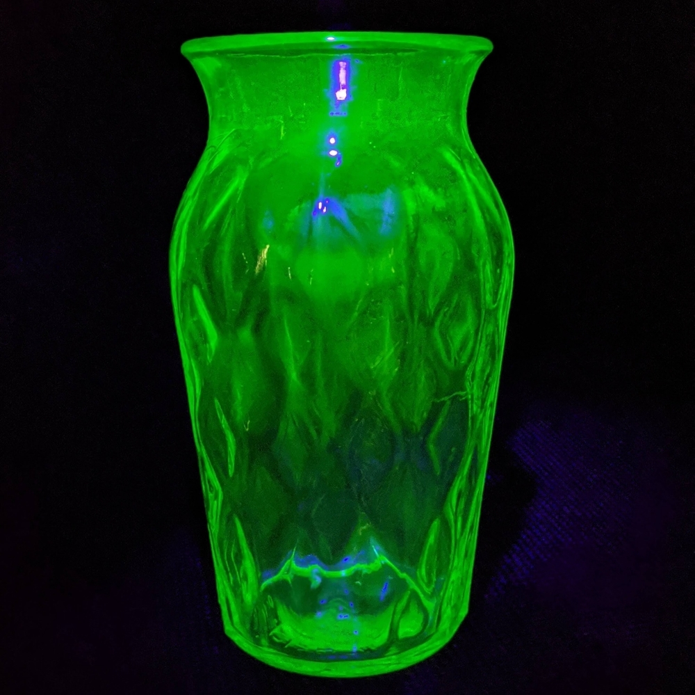 Vintage Green Uranium Glass Flower Vase Diamond